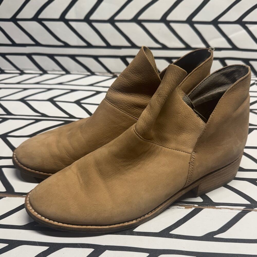 Eileen Fisher Leaf Nubuck Ankle Bootie size 8.5